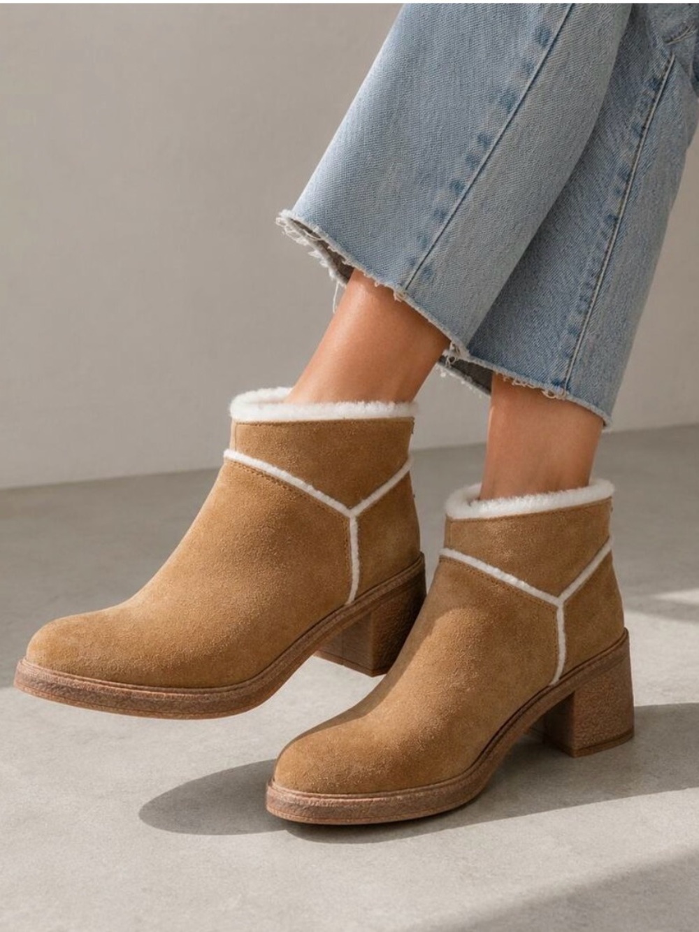 UGG Kasen Chestnut Suede Shearling Ankle Bootie size 8.5
